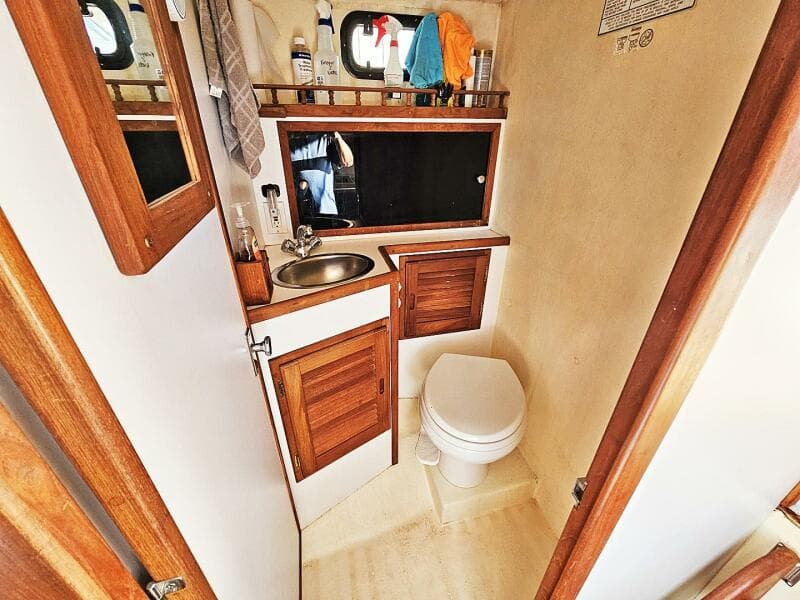 2010 Eastern Casco Bay 35 Flybridge
