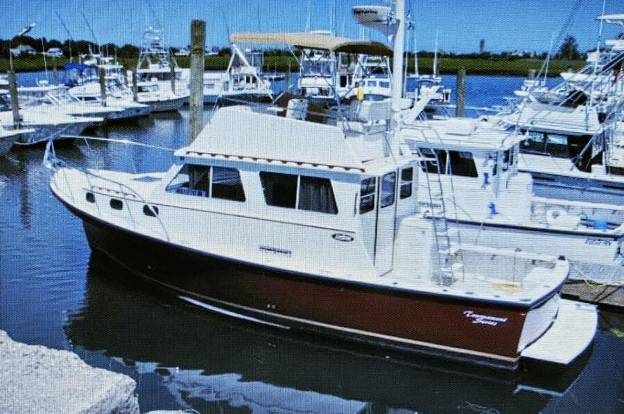 2010 Eastern Casco Bay 35 Flybridge