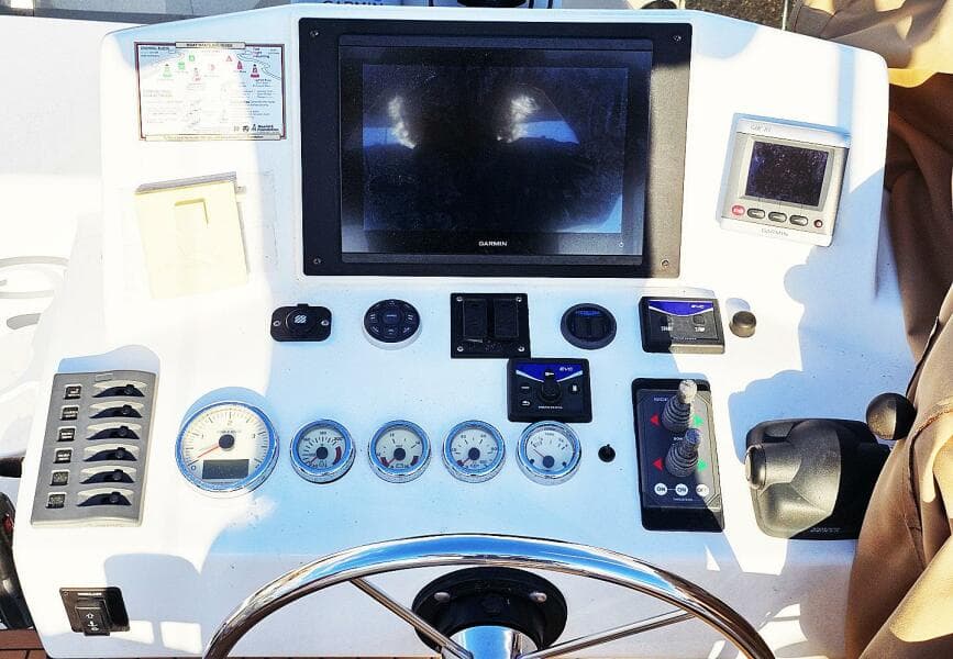 2010 Eastern Casco Bay 35 Flybridge