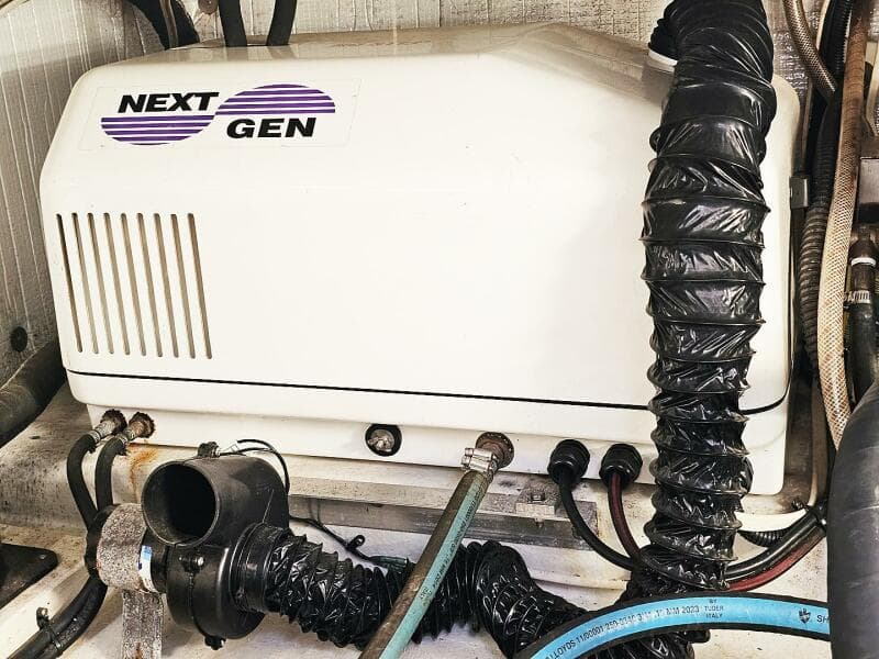 2010 Eastern Casco Bay 35 Flybridge