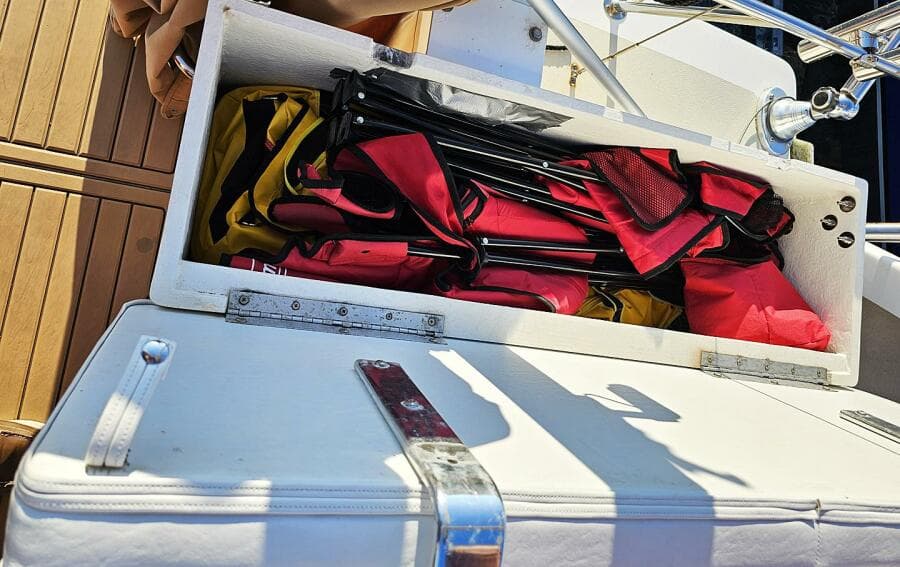 2010 Eastern Casco Bay 35 Flybridge