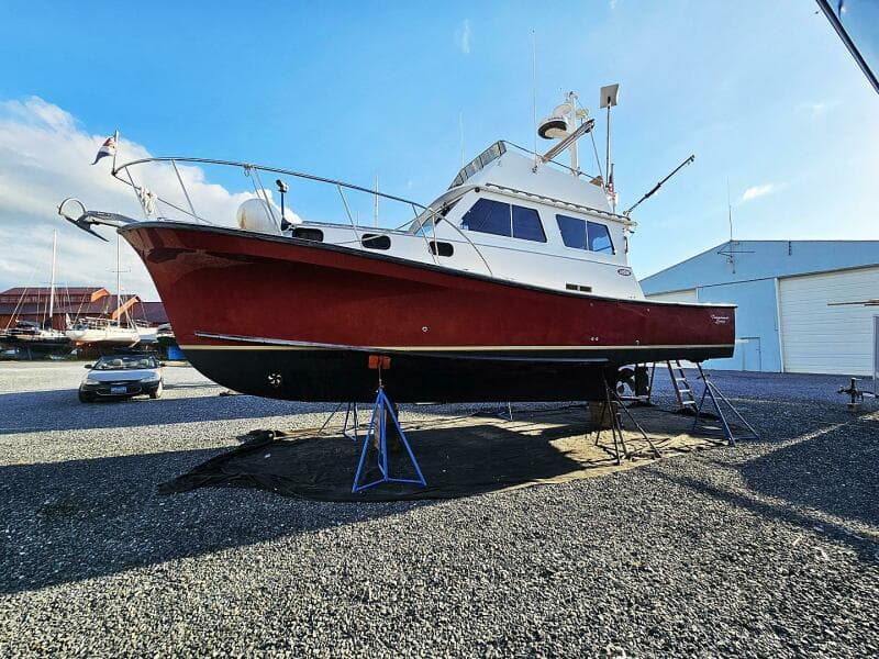 2010 Eastern Casco Bay 35 Flybridge