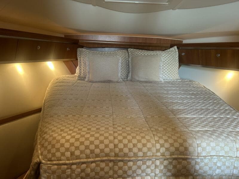 2005 Tiara Yachts 