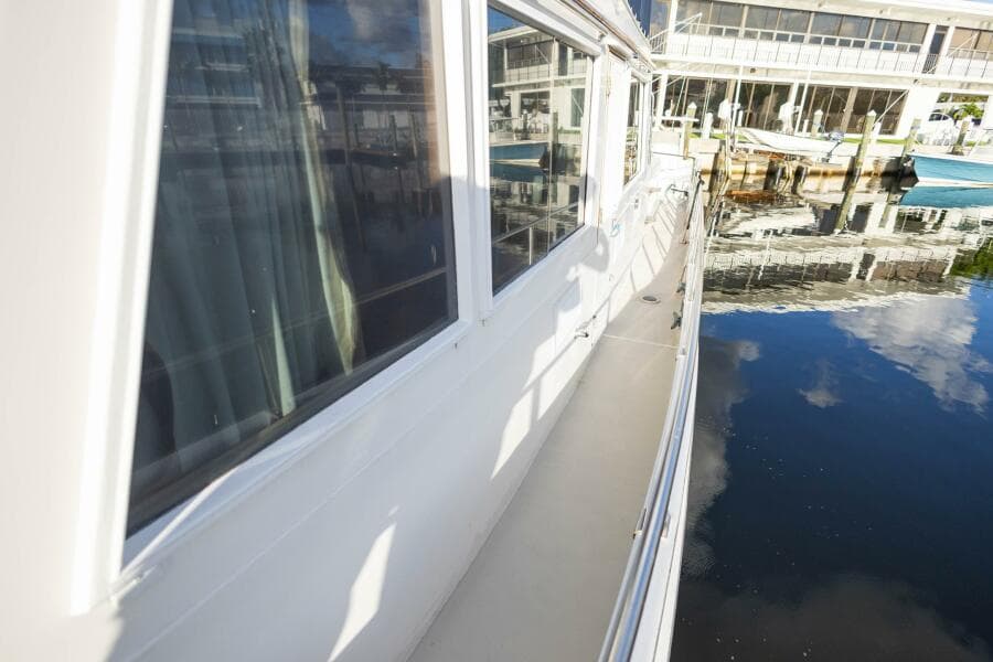 1985 Grand Banks Classic