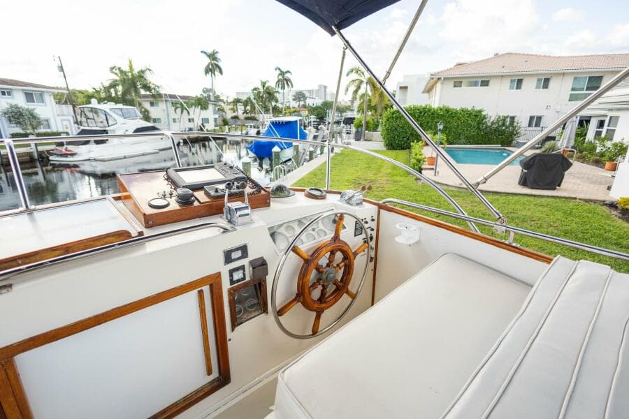 1985 Grand Banks Classic