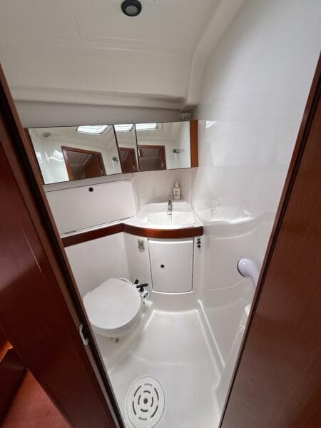 2012 Beneteau 43