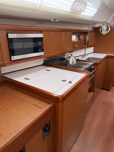 2012 Beneteau 43
