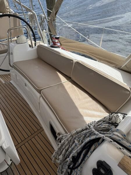 2012 Beneteau 43