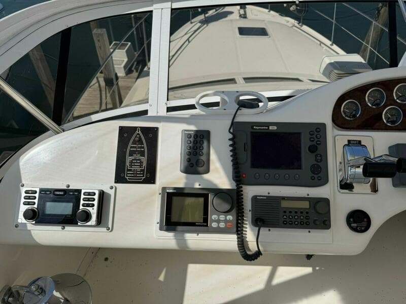 1999 Sea Ray 420 Aft Cabin