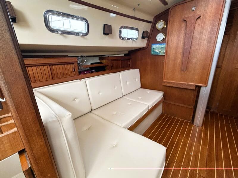 1992 Island Packet 32