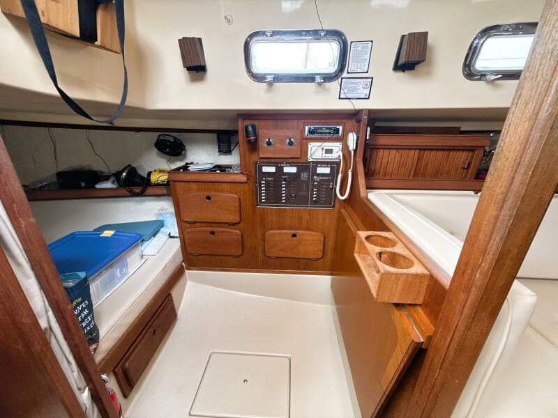 1992 Island Packet 32