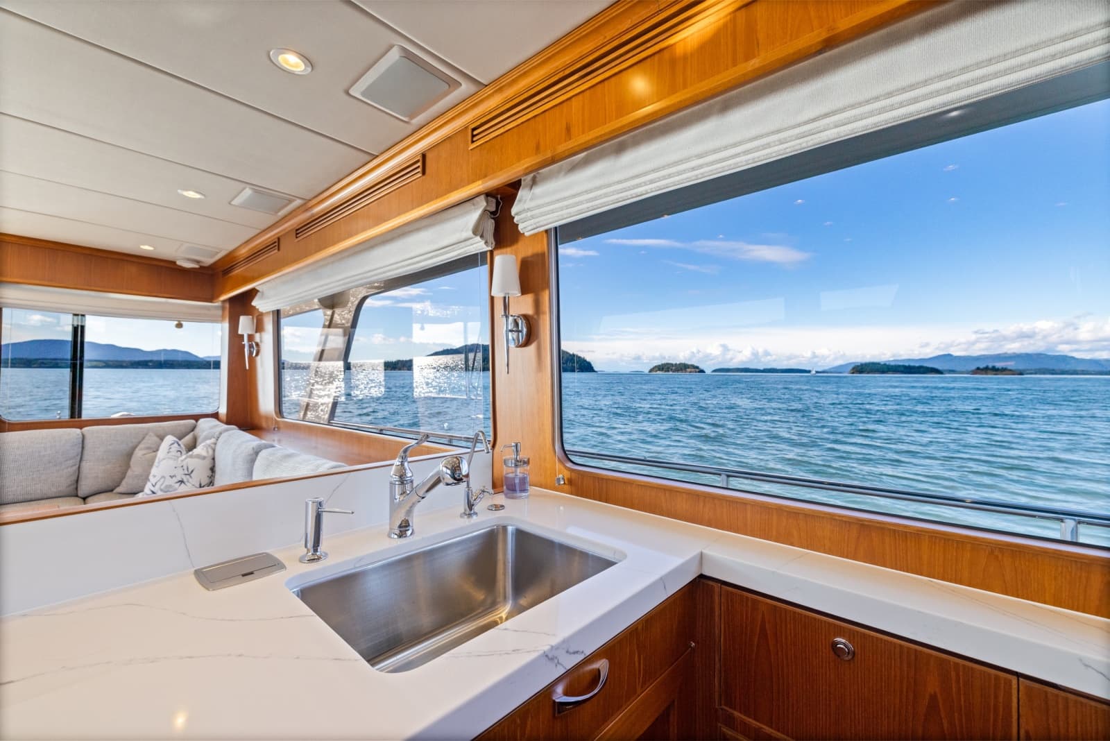 2023 Offshore Yachts ELV - Photo 20
