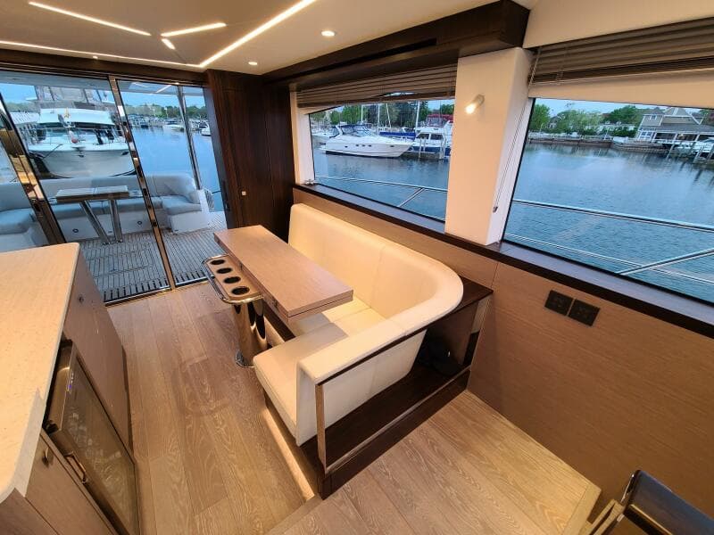 2023 Sunseeker 68 Manhattan