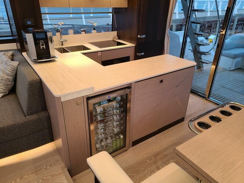 2023 Sunseeker 68 Manhattan