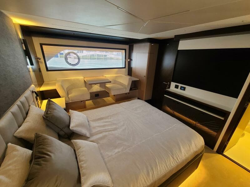 2023 Sunseeker 68 Manhattan