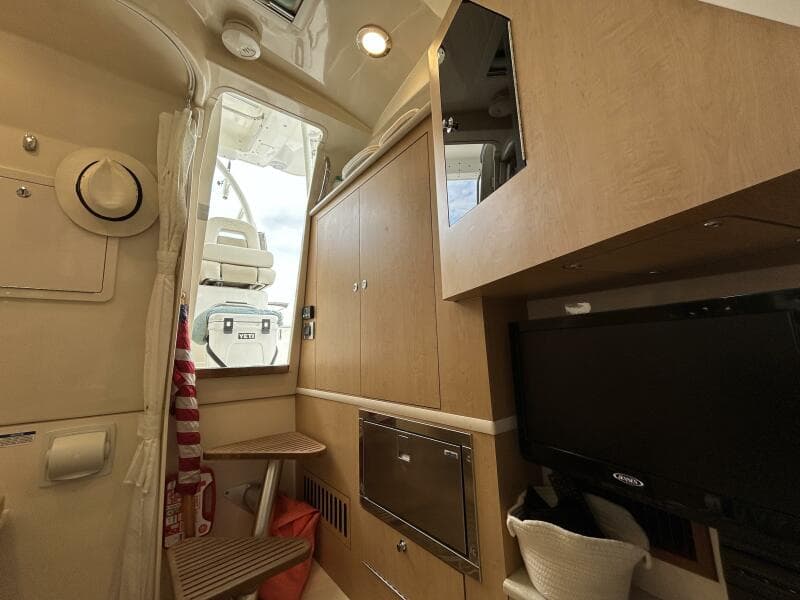 2017 Boston Whaler 370 Outrage