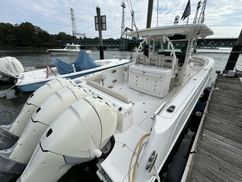 2017 Boston Whaler 370 Outrage