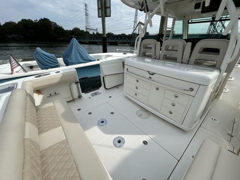 2017 Boston Whaler 370 Outrage