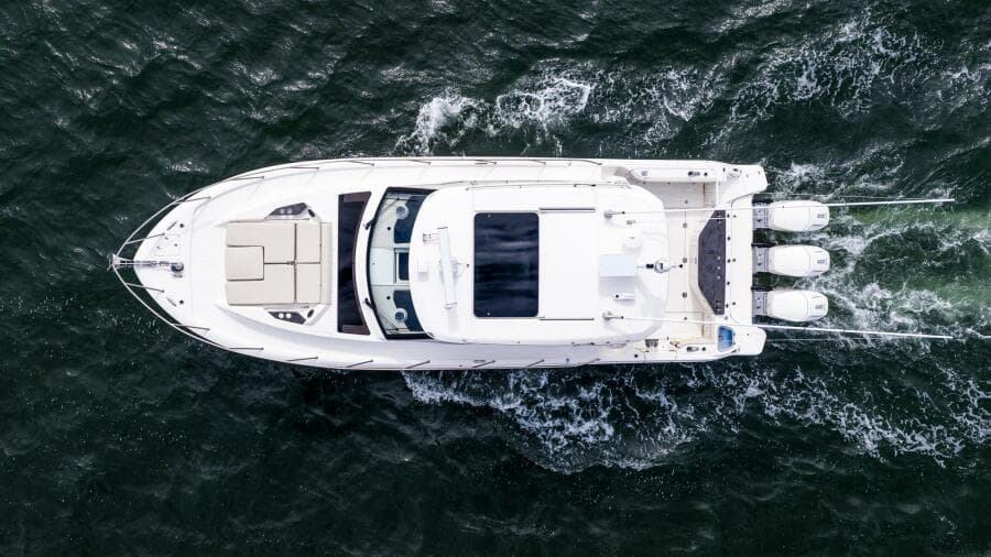 2024 Boston Whaler 405 Conquest