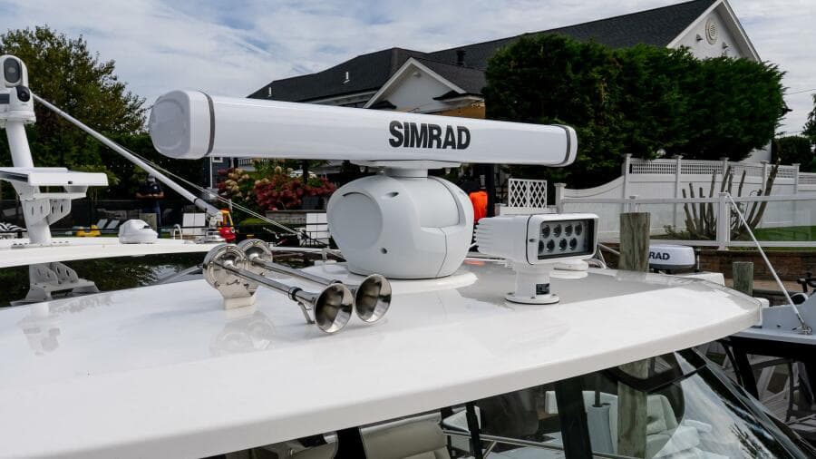 2024 Boston Whaler 405 Conquest