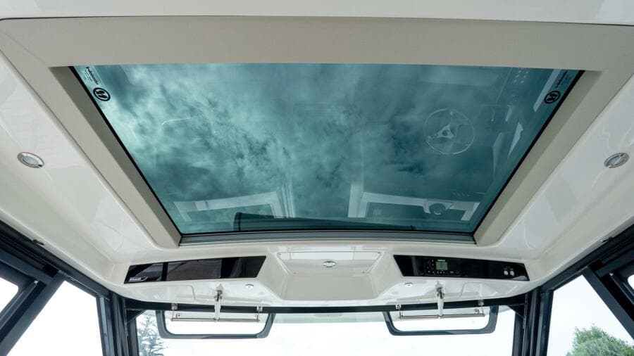 2024 Boston Whaler 405 Conquest