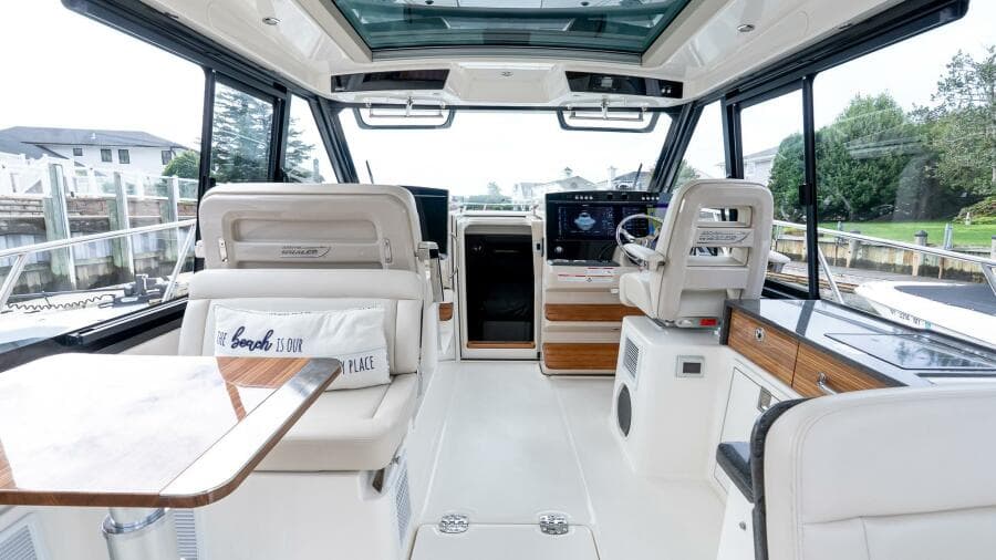 2024 Boston Whaler 405 Conquest