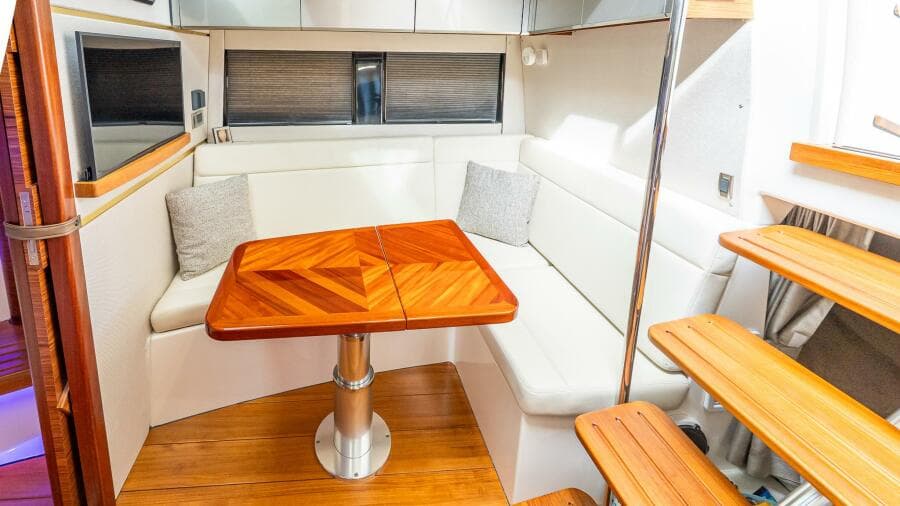 2024 Boston Whaler 405 Conquest