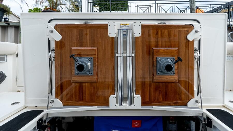 2024 Boston Whaler 405 Conquest