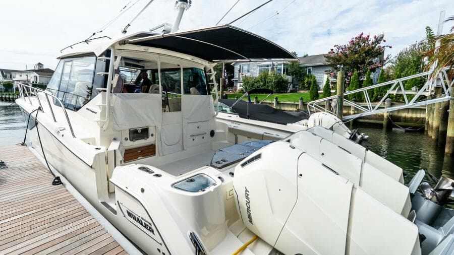 2024 Boston Whaler 405 Conquest