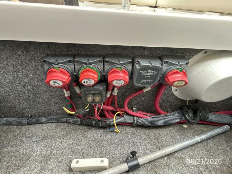 28' Chris-Craft battery switches