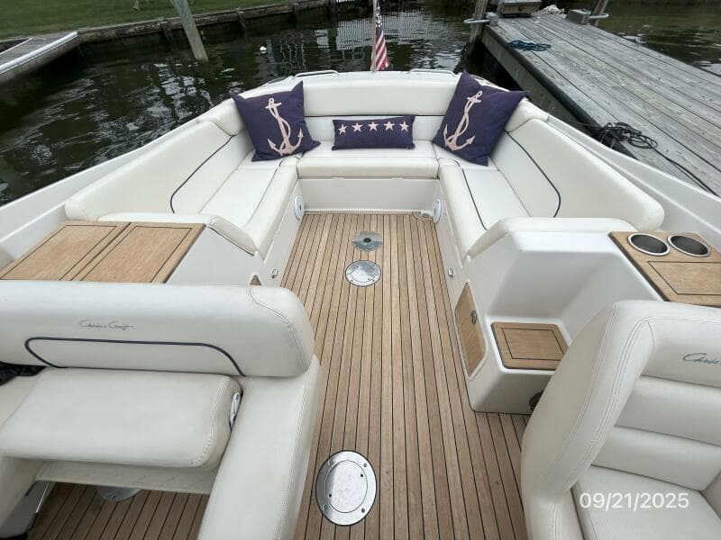28' Chris-Craft cockpit aft