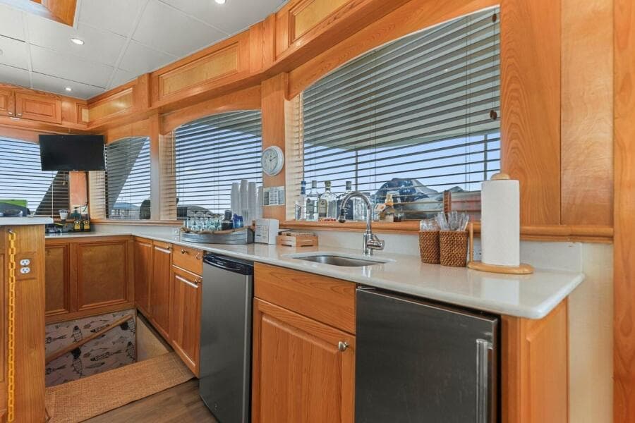 2018 Avenger Luxury Catamaran Coastal Cruiser