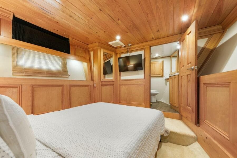 2018 Avenger Luxury Catamaran Coastal Cruiser