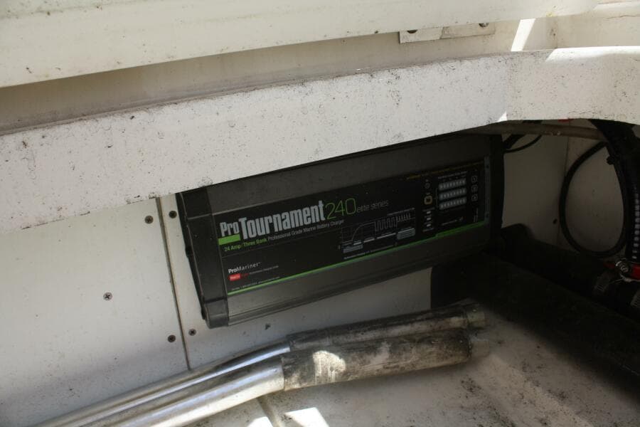 2021 Boston Whaler 270 Dauntless