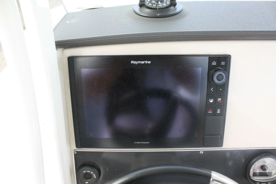 2021 Boston Whaler 270 Dauntless