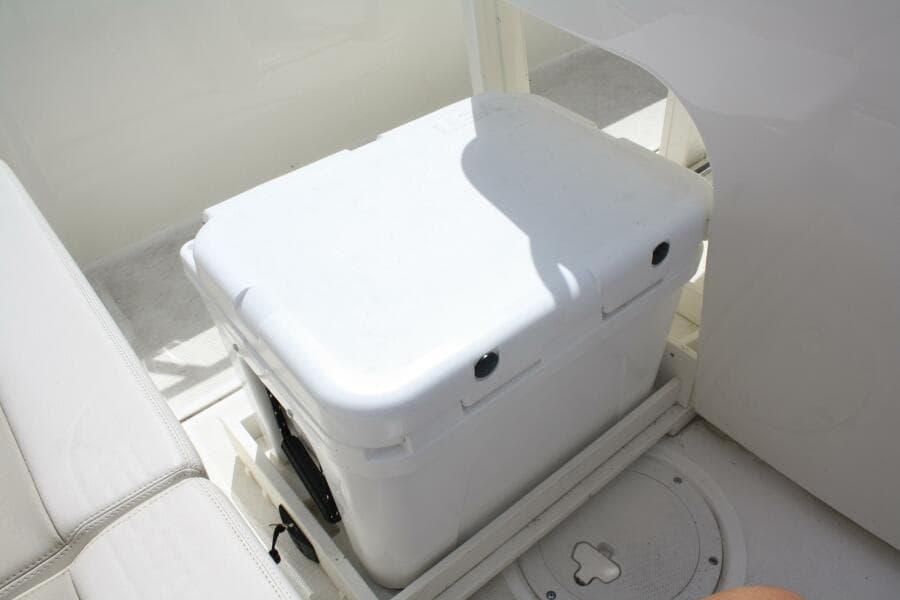 2021 Boston Whaler 270 Dauntless