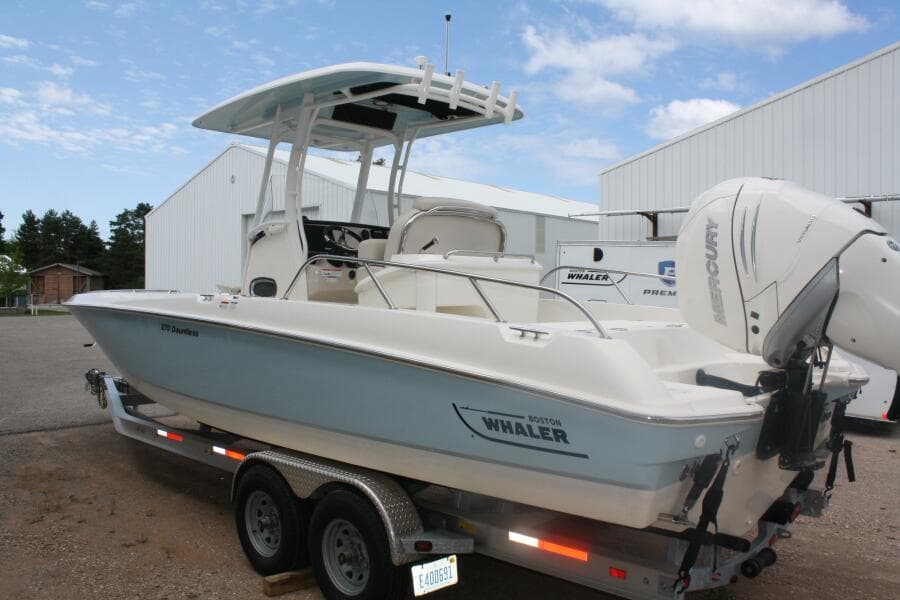 2021 Boston Whaler 270 Dauntless