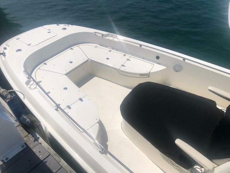 2021 Boston Whaler 270 Dauntless