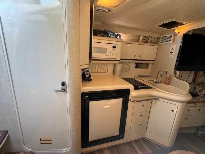 1997 Sea Ray 330 Sundancer