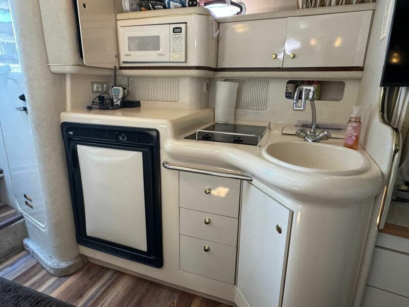 1997 Sea Ray 330 Sundancer