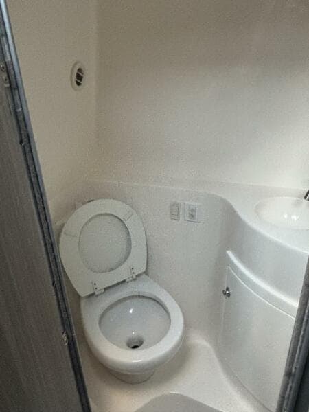 2021 Regal 26 Express