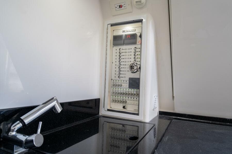 2023 Contender 39 Fisharound