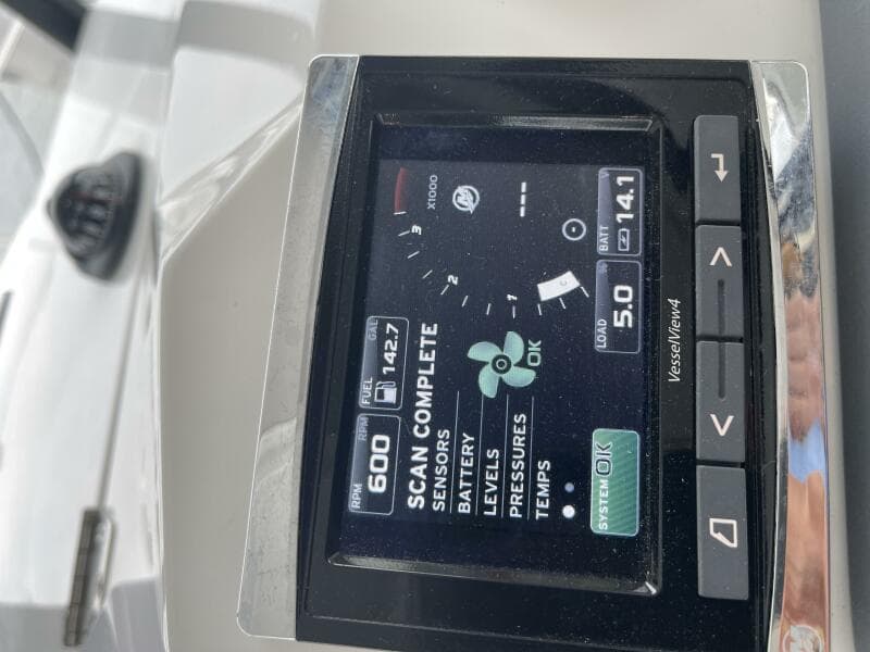 2018 Beneteau Swift Trawler 35- Flybridge