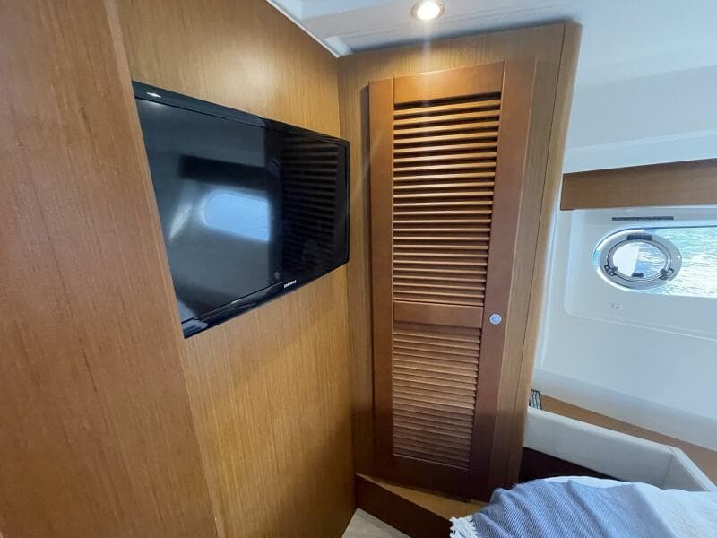 2018 Beneteau Swift Trawler 35- Flybridge