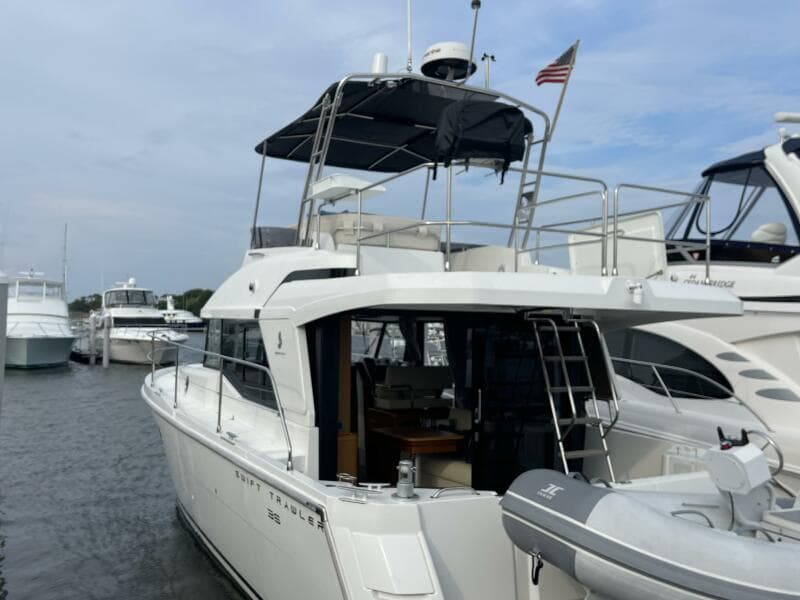 2018 Beneteau Swift Trawler 35- Flybridge
