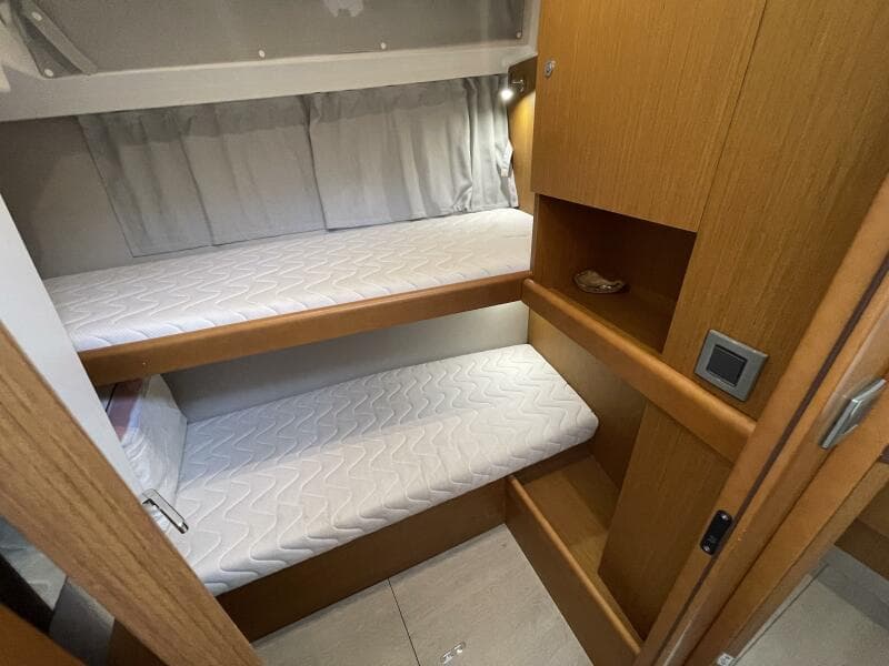 2018 Beneteau Swift Trawler 35- Flybridge