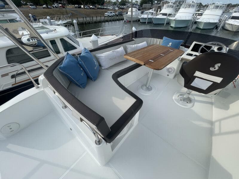 2018 Beneteau Swift Trawler 35- Flybridge