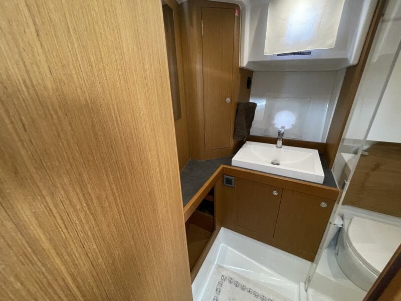 2018 Beneteau Swift Trawler 35- Flybridge