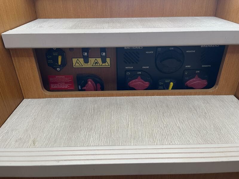 2018 Beneteau Swift Trawler 35- Flybridge