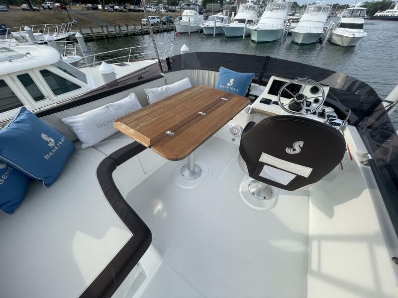 2018 Beneteau Swift Trawler 35- Flybridge